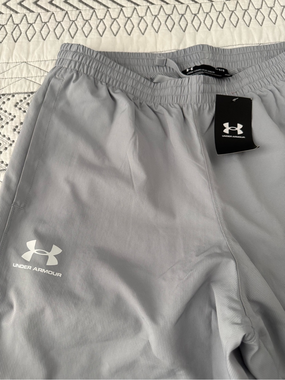 Under Armour Men’s Light Gray Joggers with Dark Gray Side Panel large - Picture 3 of 4